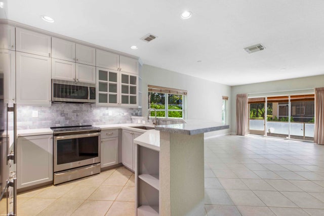 5 of 22 - 1484 New Castle Terrace, Wellington, FL