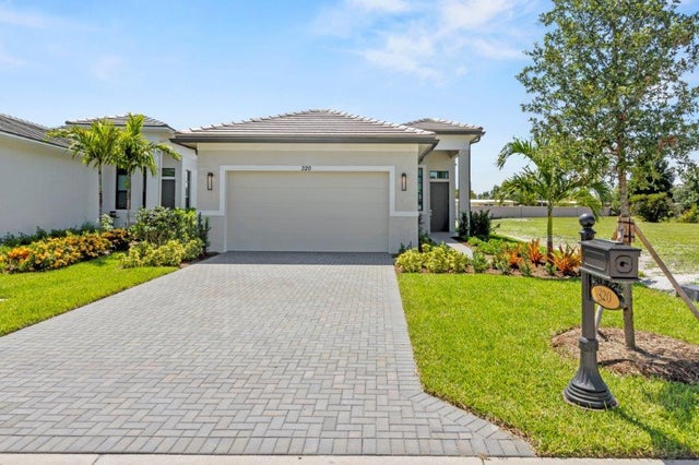 1 of 28 - 320 Se Via Sangro, Port Saint Lucie, FL