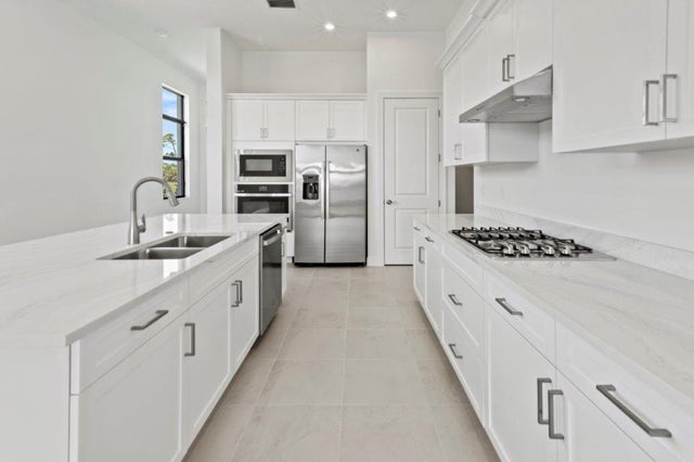 3 of 28 - 320 Se Via Sangro, Port Saint Lucie, FL
