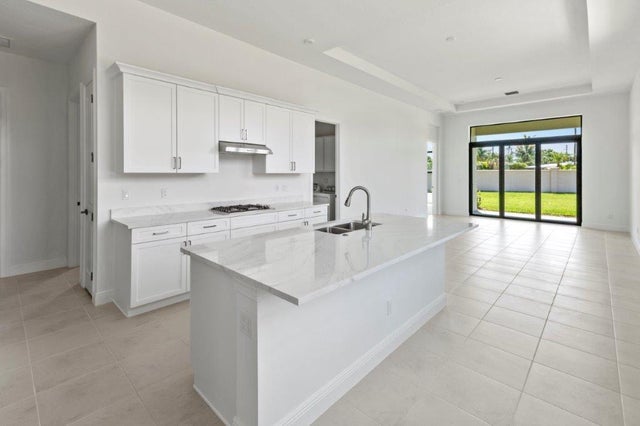 5 of 28 - 320 Se Via Sangro, Port Saint Lucie, FL