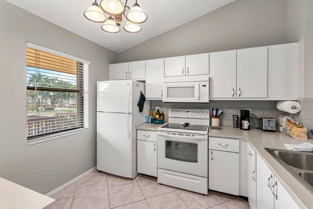 2 of 18 - 4654 Lucerne Lakes Boulevard #206, Lake Worth, FL