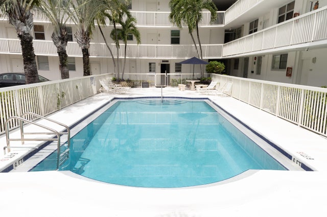 4 of 30 - 917 N Flagler Drive #409, West Palm Beach, FL
