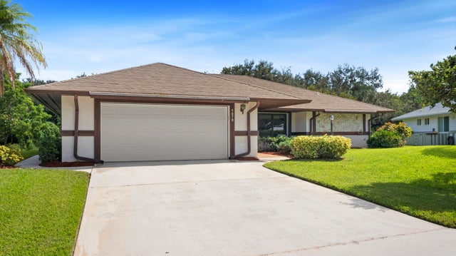 1 of 38 - 5070 Se Hanson Circle, Stuart, FL