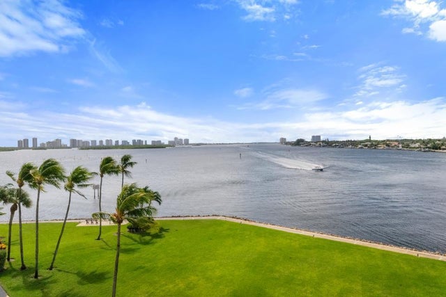 1 of 48 - 115 Lakeshore Drive #547, North Palm Beach, FL