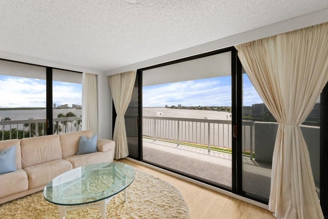 4 of 48 - 115 Lakeshore Drive #547, North Palm Beach, FL