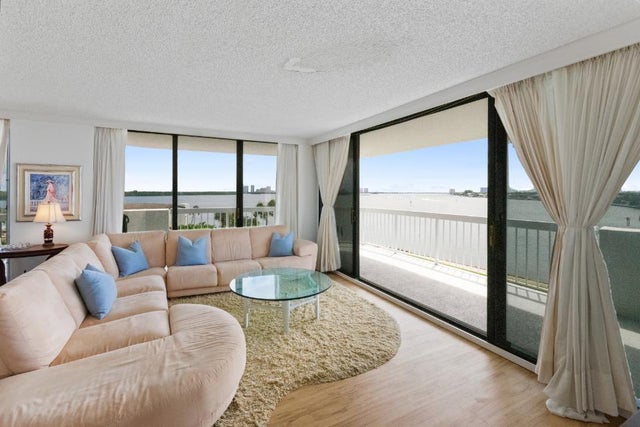 5 of 48 - 115 Lakeshore Drive #547, North Palm Beach, FL