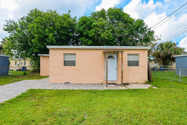 1 of 21 - 2511 Avenue L, Fort Pierce, FL