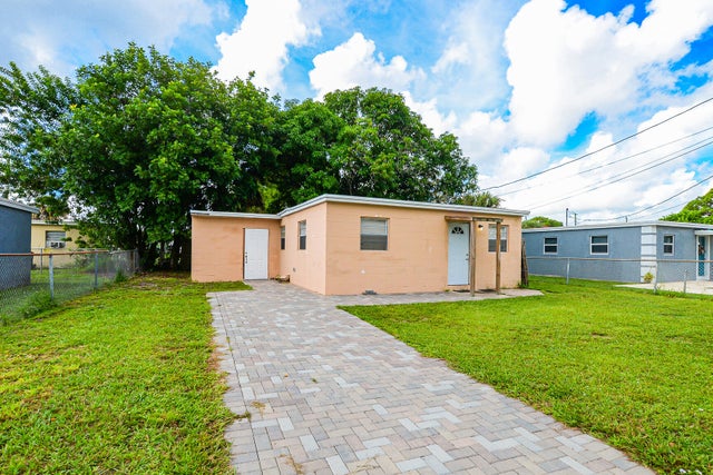 2 of 21 - 2511 Avenue L, Fort Pierce, FL