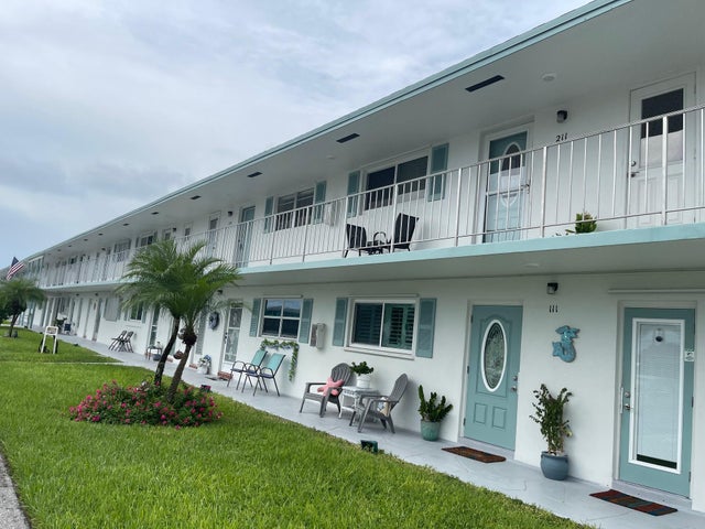 1 of 35 - 1117 Lake Terrace #f-210, Boynton Beach, FL