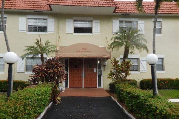 1 of 8 - 375 Sw 56th Avenue #217, Margate, FL