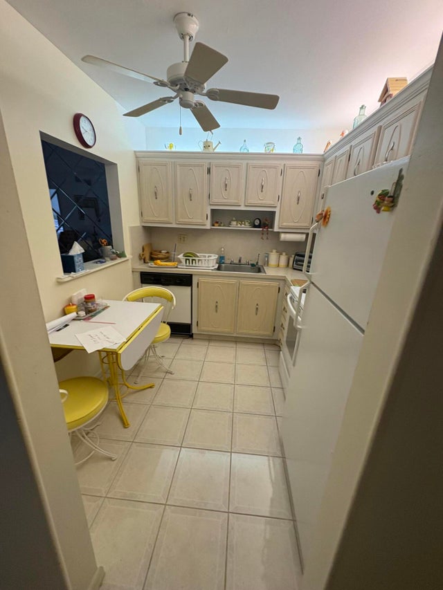 3 of 8 - 375 Sw 56th Avenue #217, Margate, FL