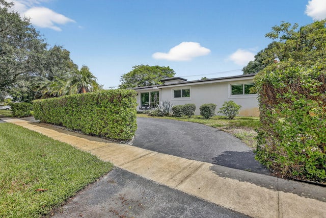 4 of 46 - 382 S Fig Tree Lane, Plantation, FL