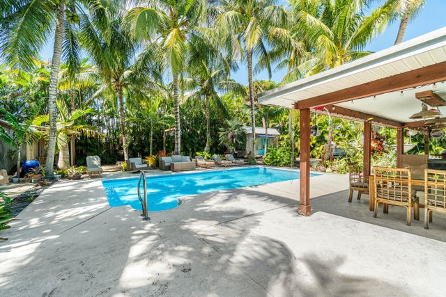 2 of 19 - 418 Se Alamanda Way, Stuart, FL