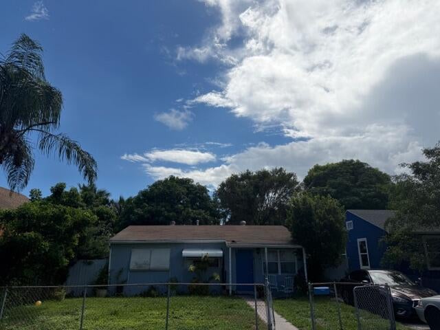 3 of 8 - 628 49th Street, West Palm Beach, FL
