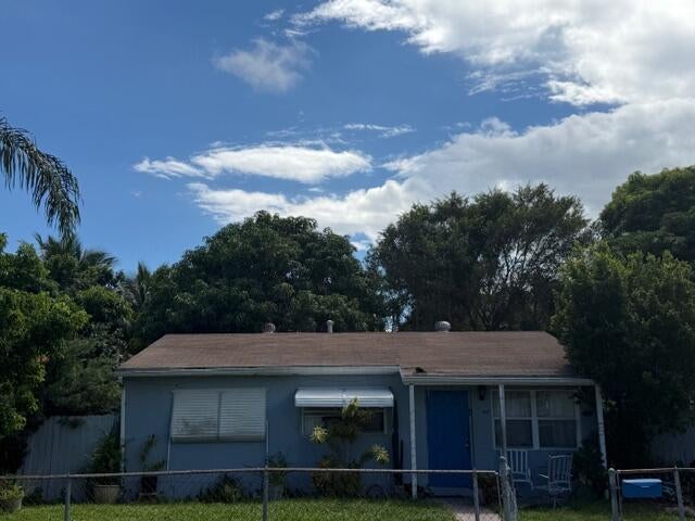 4 of 8 - 628 49th Street, West Palm Beach, FL