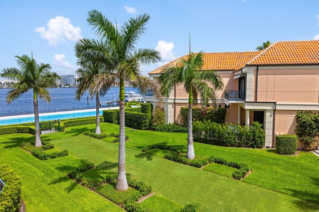 1 of 48 - 307 Everglade Avenue, Palm Beach, FL