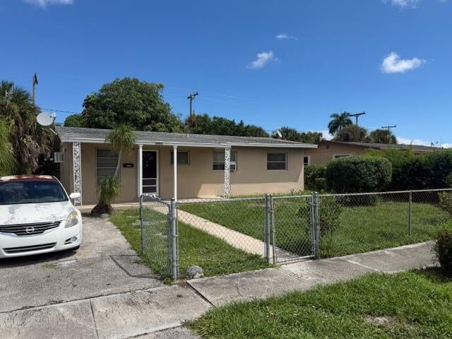 4 of 8 - 1441 8th Street, West Palm Beach, FL