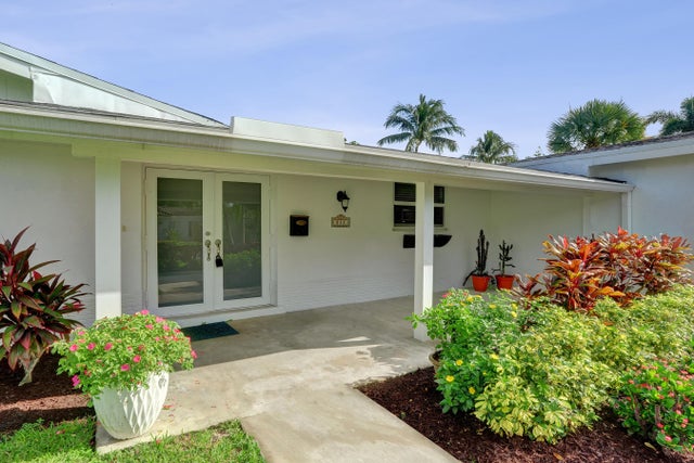 3 of 34 - 811 W Royal Palm Road, Boca Raton, FL