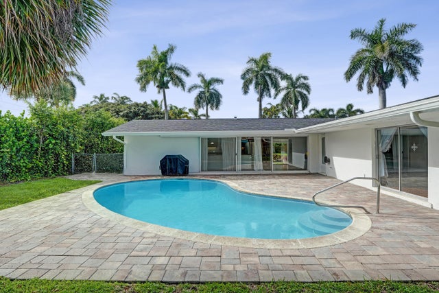 4 of 34 - 811 W Royal Palm Road, Boca Raton, FL