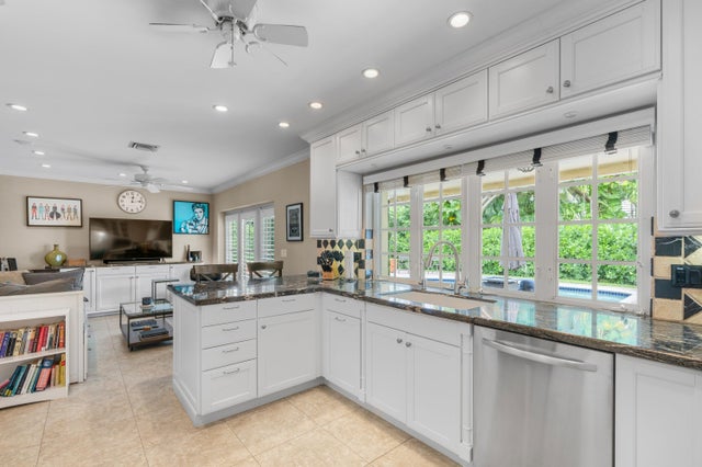 5 of 43 - 858 Hickory Terrace, Boca Raton, FL