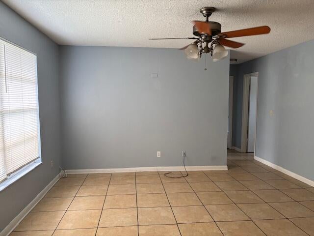 3 of 12 - 533 Sw Twig Avenue S, Port Saint Lucie, FL