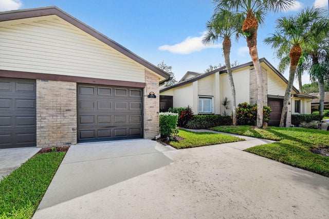 2 of 49 - 113 Ramblewood Circle, Royal Palm Beach, FL