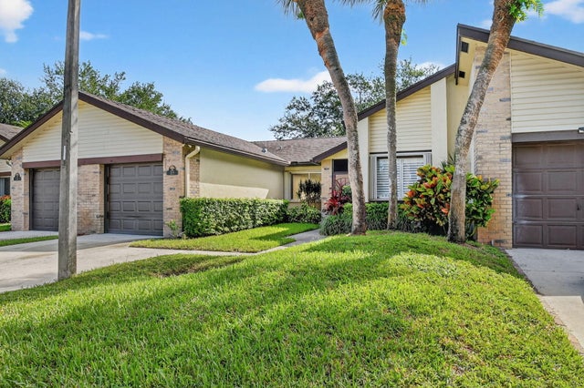 3 of 49 - 113 Ramblewood Circle, Royal Palm Beach, FL