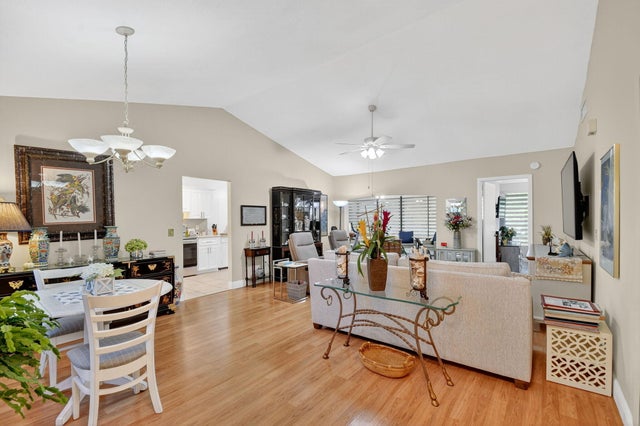 5 of 49 - 113 Ramblewood Circle, Royal Palm Beach, FL