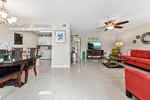 4 of 25 - 113 Wellington D, West Palm Beach, FL