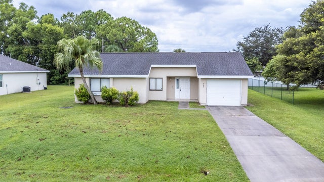 1 of 16 - 462 Sw Peach Street, Port Saint Lucie, FL