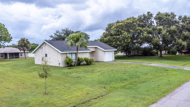 2 of 16 - 462 Sw Peach Street, Port Saint Lucie, FL