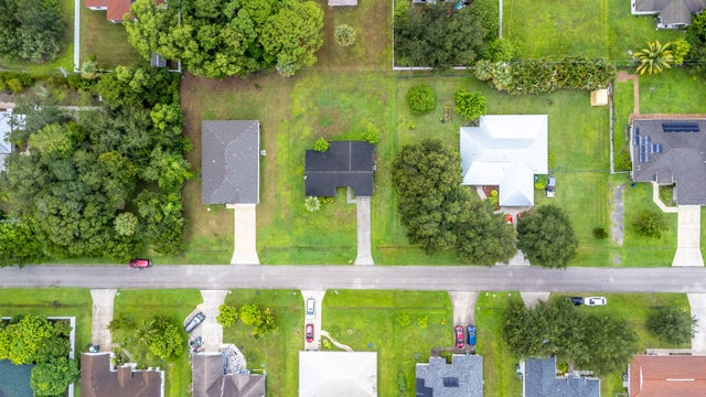 3 of 16 - 462 Sw Peach Street, Port Saint Lucie, FL