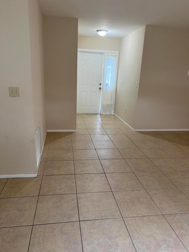 5 of 16 - 462 Sw Peach Street, Port Saint Lucie, FL