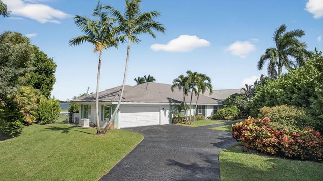 2 of 24 - 8 Woodbrook Circle, West Palm Beach, FL