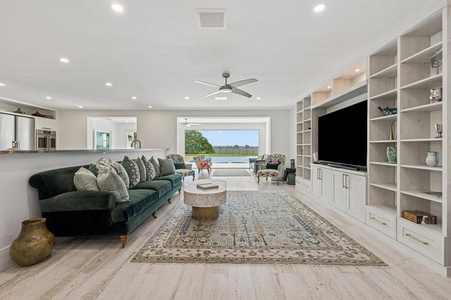 4 of 22 - 8 Woodbrook Circle, West Palm Beach, FL