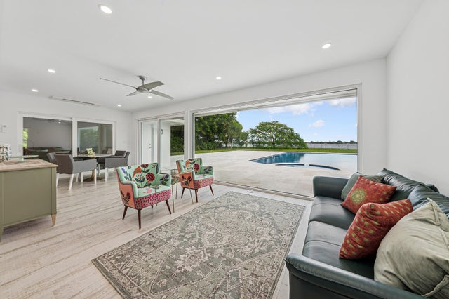 5 of 22 - 8 Woodbrook Circle, West Palm Beach, FL