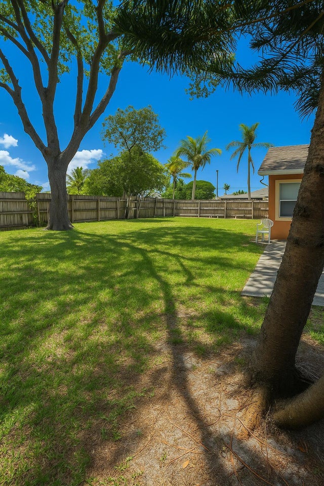 3 of 11 - 410 Minnesota Street, Lantana, FL