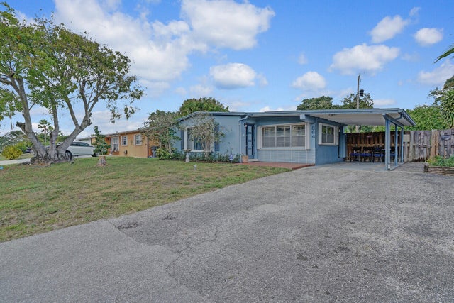 3 of 25 - 864 Caroline Avenue, West Palm Beach, FL