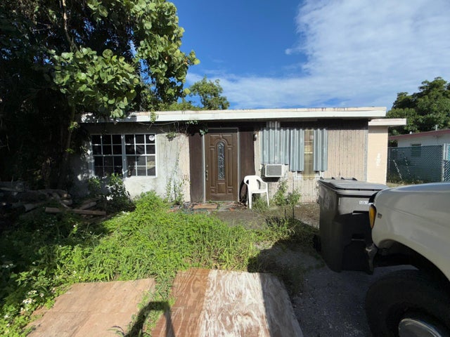 1 of 16 - 1286 Rainbow Avenue, West Palm Beach, FL