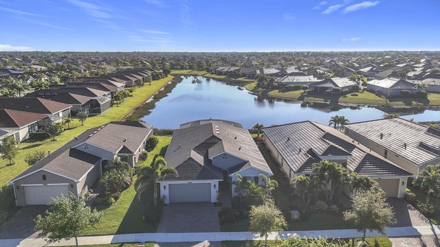 1 of 41 - 10094 Sw Indian Lilac Trail, Port Saint Lucie, FL