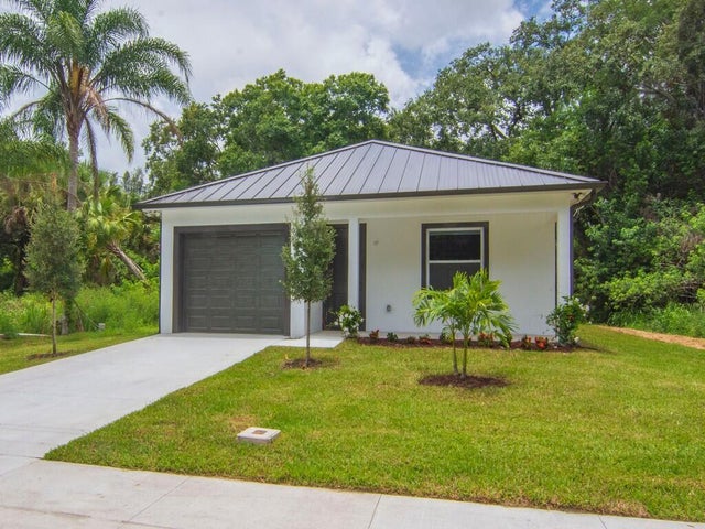 4 of 37 - 8525 64th Avenue, Vero Beach, FL