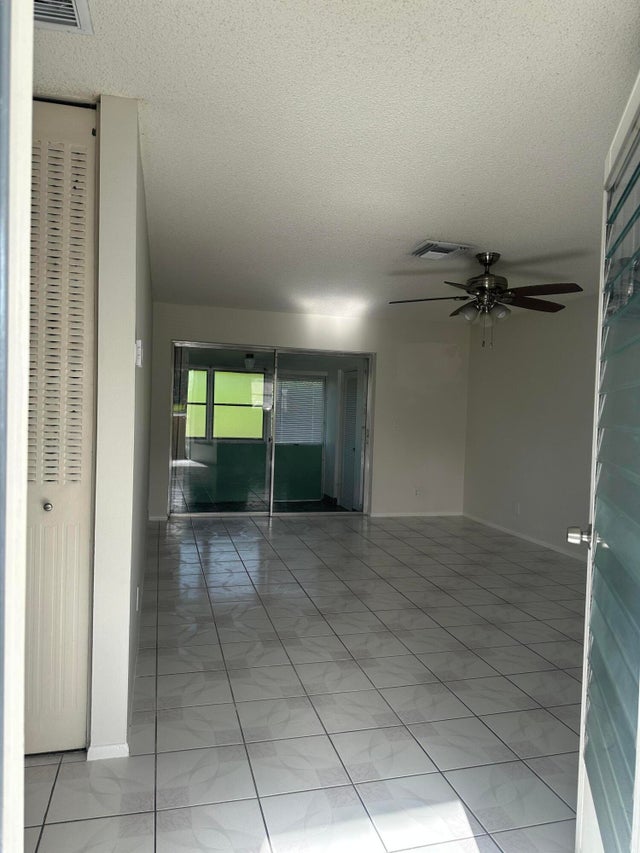 4 of 25 - 2911 Ashley Drive W, West Palm Beach, FL