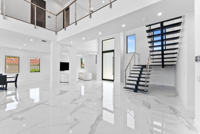 4 of 38 - 2751 Ne 22nd Court, Pompano Beach, FL
