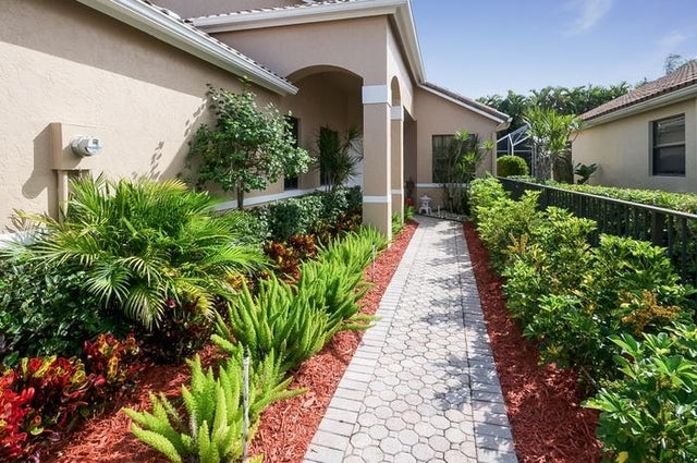 2 of 48 - 10091 Dover Carriage Lane, Lake Worth, FL