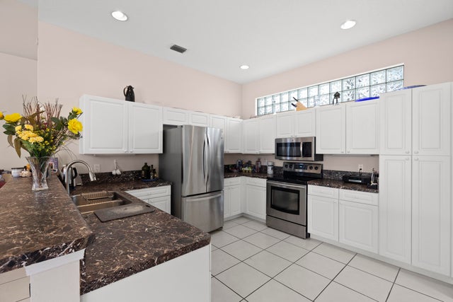 3 of 21 - 292 Canterbury Drive E, Palm Beach Gardens, FL