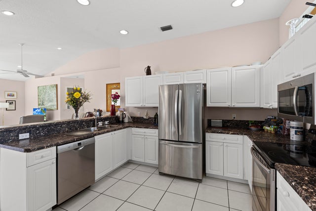 4 of 21 - 292 Canterbury Drive E, Palm Beach Gardens, FL