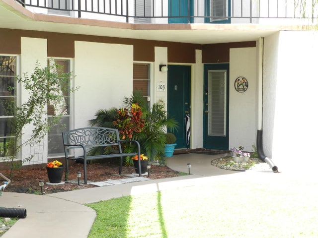 2 of 29 - 7 Greenway Village N #103, Royal Palm Beach, FL