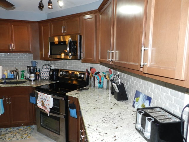 3 of 29 - 7 Greenway Village N #103, Royal Palm Beach, FL