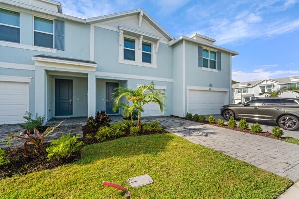 2 of 34 - 419 Salisbury Circle, Fort Pierce, FL