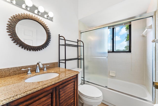3 of 44 - 18 Via De Casas Sur #205, Boynton Beach, FL